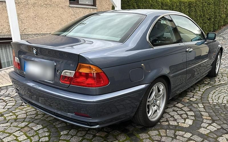 Usata BMW 323 170 CV (125 kW) 2000 Blu Coupé