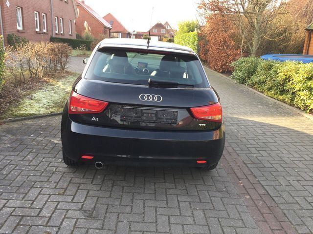 Gebraucht Audi A1 Ambition 105 PS (77 kW) 2011 Schwarz metallic Kleinwagen