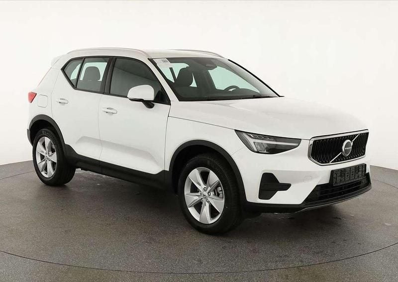 Crystal white perlglanz... Neu 2025 Volvo XC40 Core SUV | 36.530 € (Superpreis) - Bild 1/4