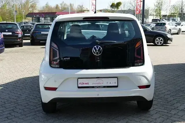 Second-hand VW up! Basis 65 CP (47 kW) 2021 Alb Hatchback