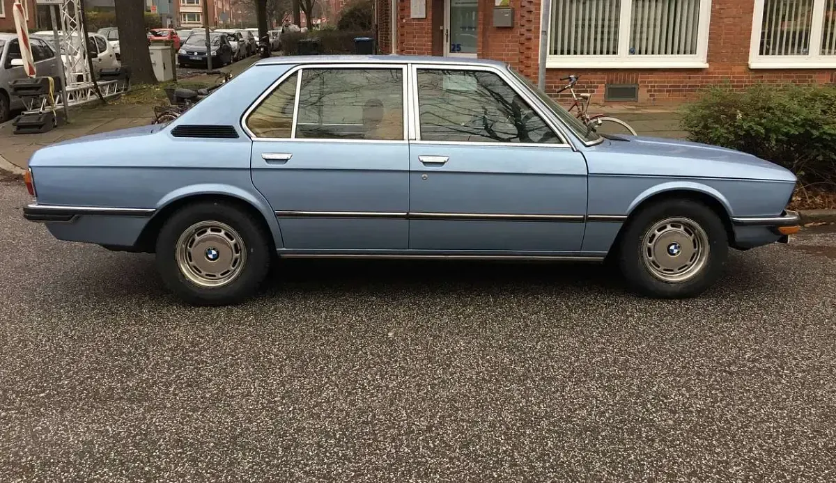 Gebraucht BMW 528 165 PS (121 kW) 1976 Blau Limousine