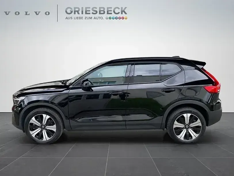 Używany Volvo XC40 Plus 169 kW (231 KM) 2023 Czarny SUV