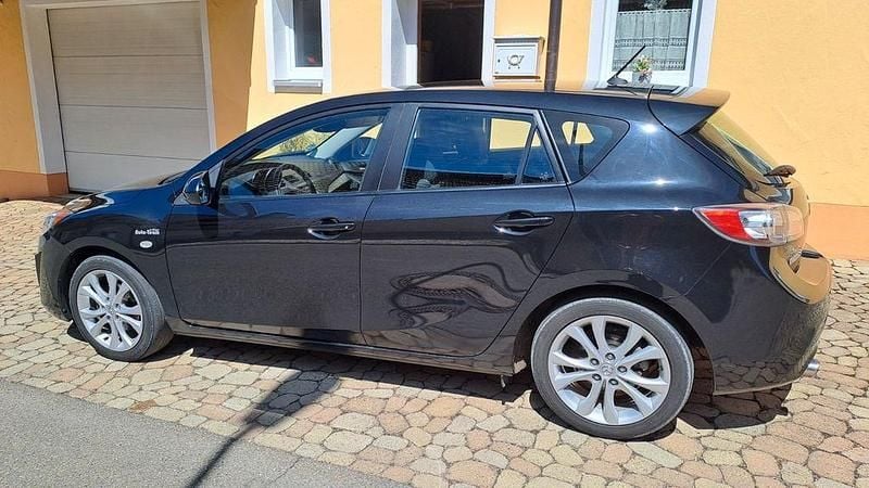 Second-hand Mazda 3 Active 105 CP (77 kW) 2011 Negru Berlinǎ