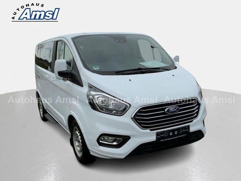Gebraucht Ford Tourneo Custom Titanium 131 PS (96 kW) 2022 Weiß Van