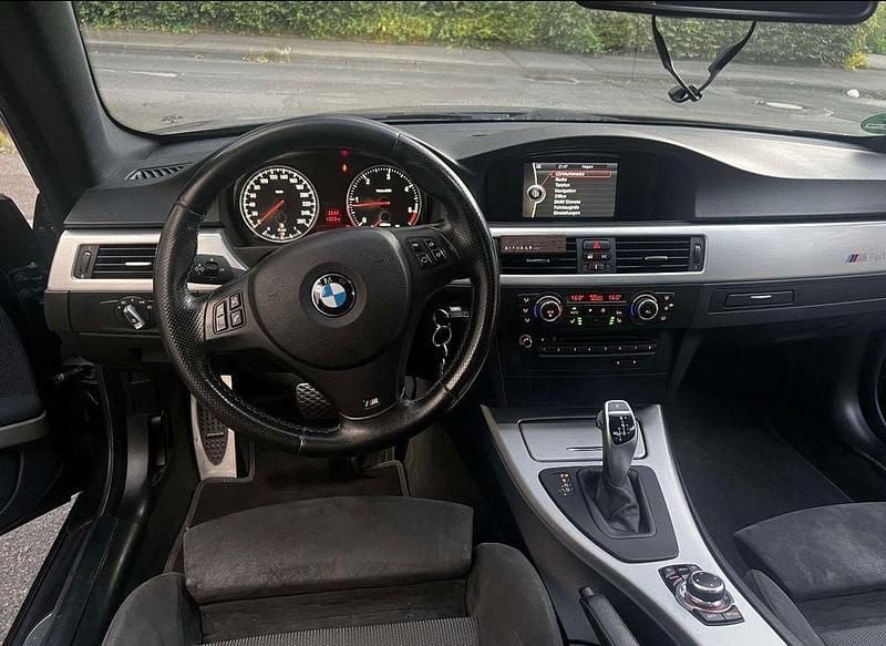 Gebraucht BMW 320 Shadowline 184 PS (135 kW) 2011 Schwarz Coupé