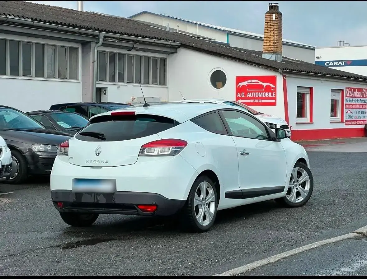 Gebraucht Renault Mégane Coupé 131 PS (96 kW) 2010 Weiß Coupé
