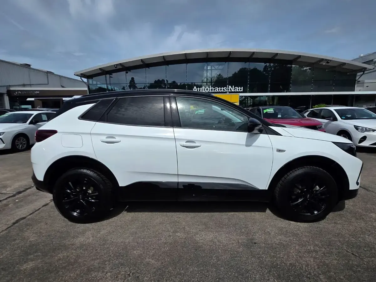 Gebraucht Opel Grandland X 131 PS (96 kW) 2022 Jade weiß SUV