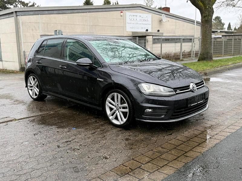 Gebraucht VW Golf VII R-line 122 PS (89 kW) 2014 Schwarz Kleinwagen