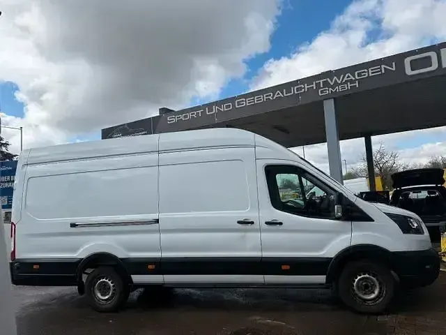 Gebraucht Ford Transit Trend 150 PS (110 kW) 2022 Andere Limousine