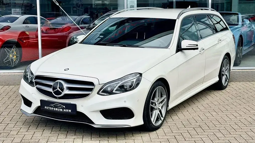 Gebraucht Mercedes E300 AMG line 252 PS (185 kW) 2015 Weiß Limousine