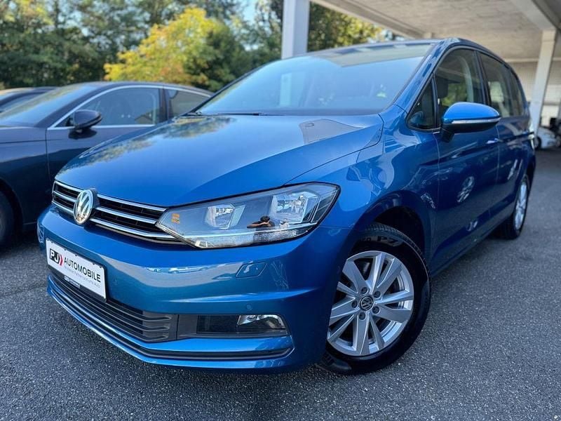 Blau Gebraucht 2020 VW Touran Comfortline Van / Kleinbus | 19.399 € (Guter Preis) - Bild 1/4