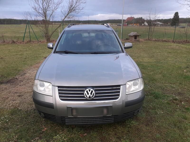 Grau Gebraucht 2002 VW Passat Comfortline Kombi | 1.250 € (Fairer Preis) - Bild 1/4