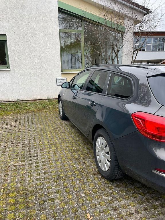 Gebraucht Opel Astra Eco 110 PS (80 kW) 2014 Grau Limousine