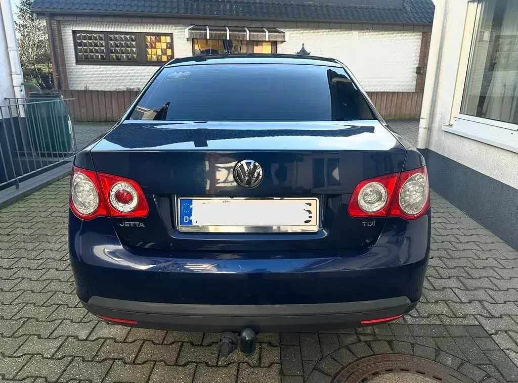 Gebraucht VW Jetta Comfortline 105 PS (77 kW) 2007 Blau Limousine