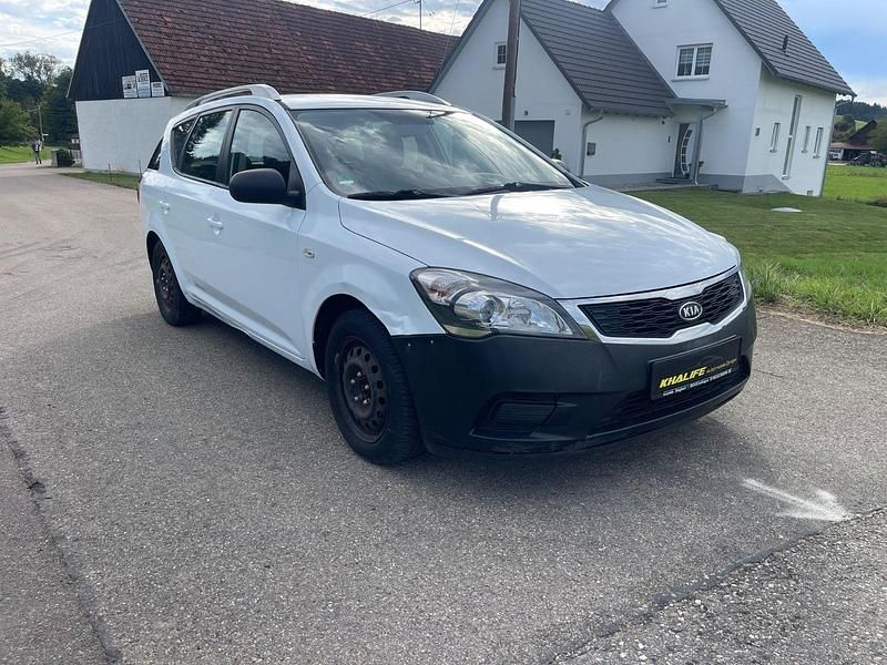 Gebraucht Kia Ceed 90 PS (66 kW) 2011 Weiß Kleinwagen