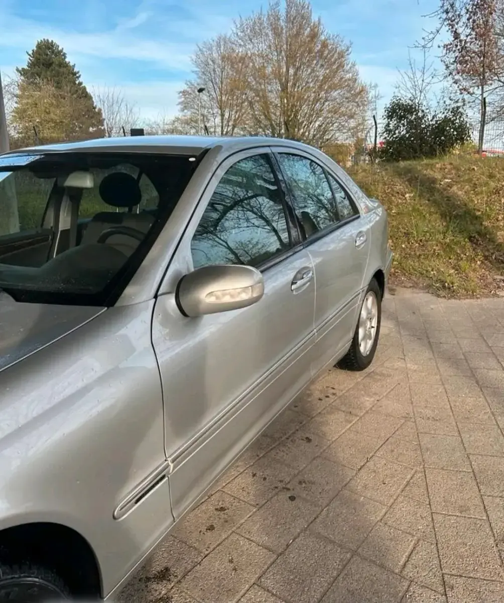 Gebraucht Mercedes C200 163 PS (119 kW) 2000 Silber Limousine