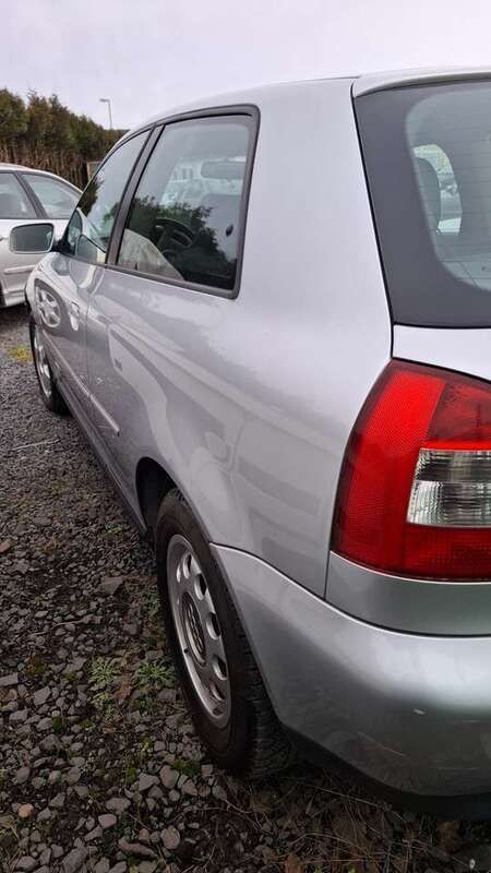 Silber Gebraucht 2002 Audi A3 Ambiente Limousine | 2.000 € (Guter Preis) - Bild 1/4