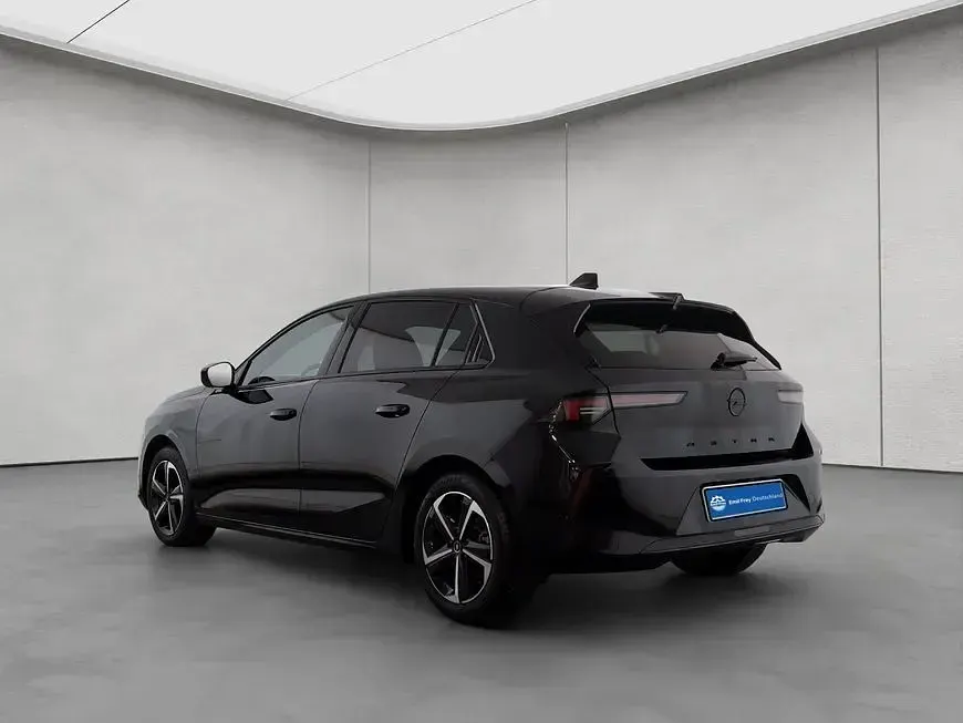 Gebraucht Opel Astra 131 PS (96 kW) 2025 Schwarz Kleinwagen