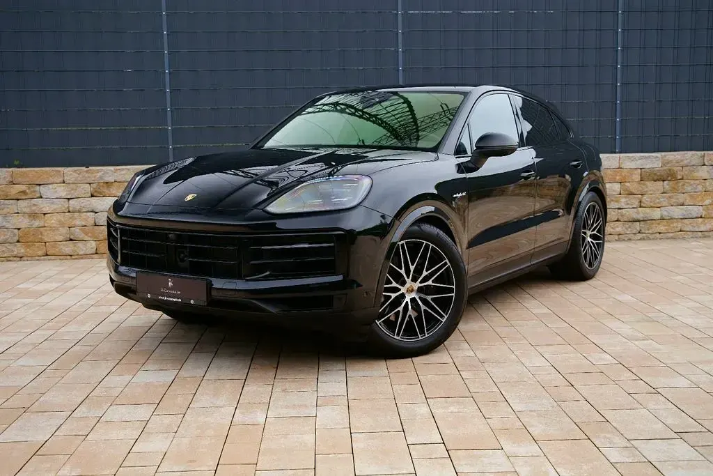 Gebraucht Porsche Cayenne E-Hybrid Coupe 470 PS (345 kW) 2024 Schwarz SUV