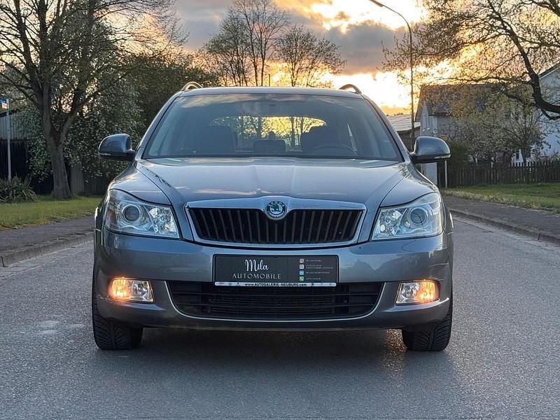 Gebraucht Skoda Octavia 105 PS (77 kW) 2012 Grau Kombi