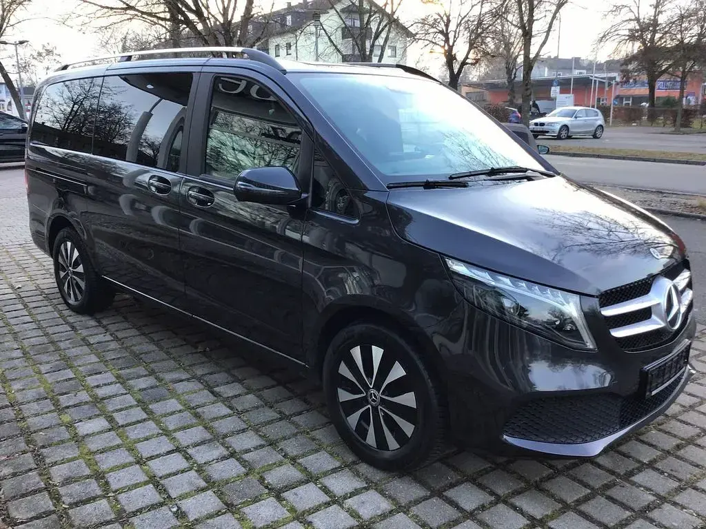 Gebraucht Mercedes V250 Sport 190 PS (139 kW) 2023 Grau Van / Kleinbus