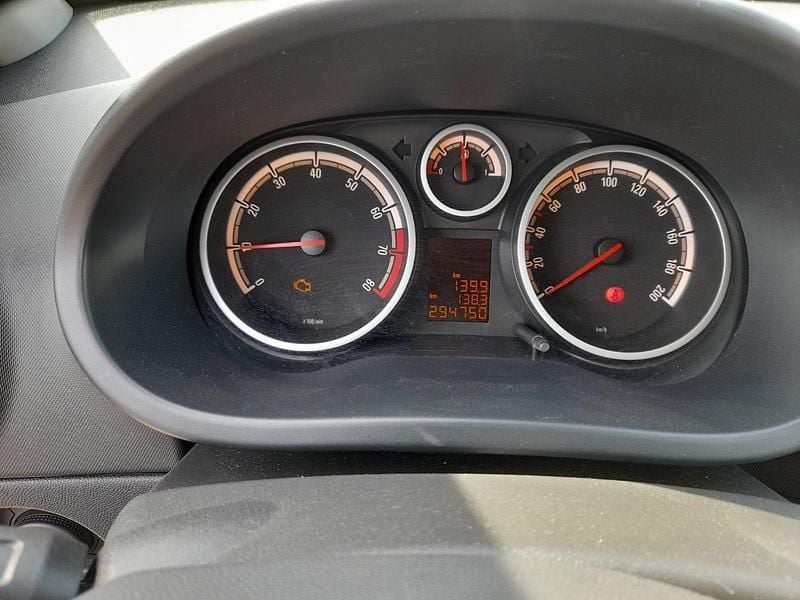Gebraucht Opel Corsa 80 PS (58 kW) 2007 Silber Limousine