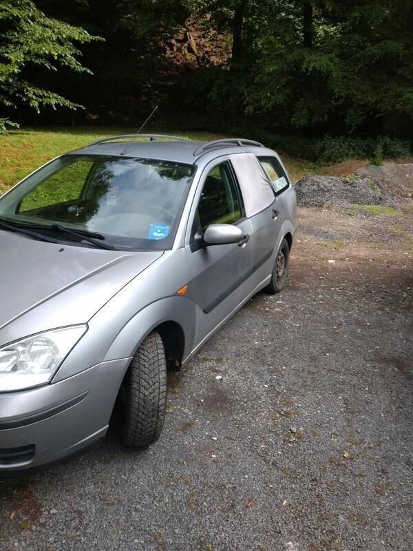 Silber Gebraucht 2003 Ford Focus Kombi | 400 € (Superpreis) - Bild 1/3