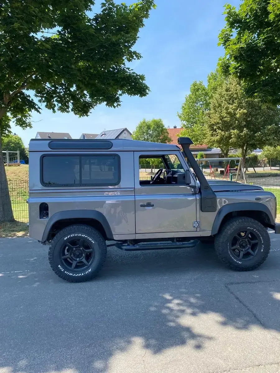 Gebraucht Land Rover Defender 90 PS (66 kW) 2014 Grau SUV