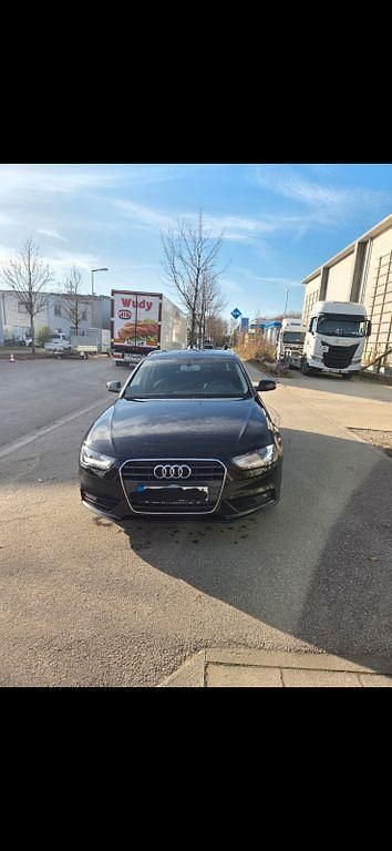 Gebraucht Audi A4 Ambiente 150 PS (110 kW) 2012 Schwarz Kombi