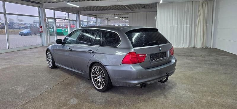 Gebraucht BMW 325 Lifestyle 204 PS (150 kW) 2011 Grau Kombi