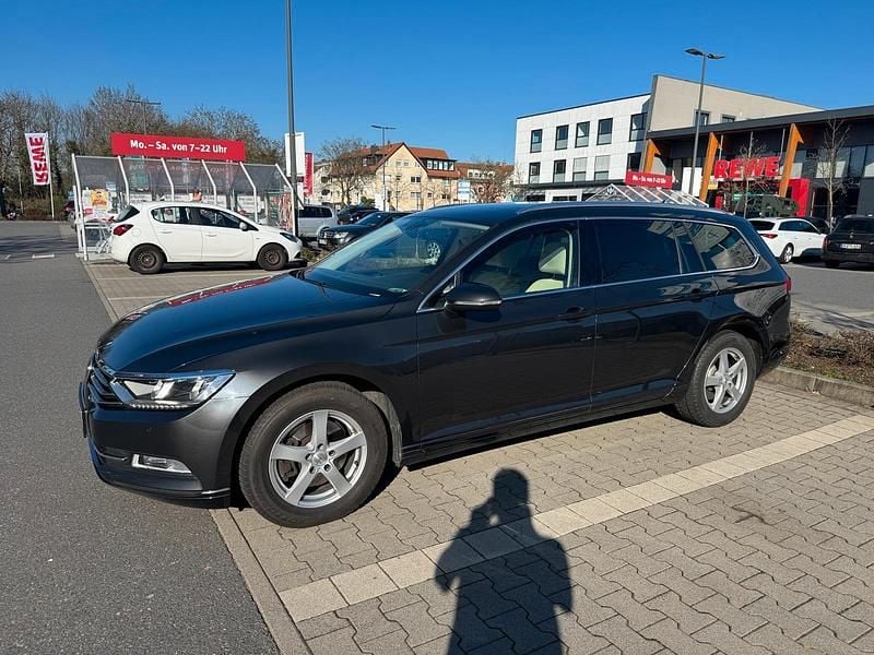 Gebraucht VW Passat 150 PS (110 kW) 2017 Grau Kombi