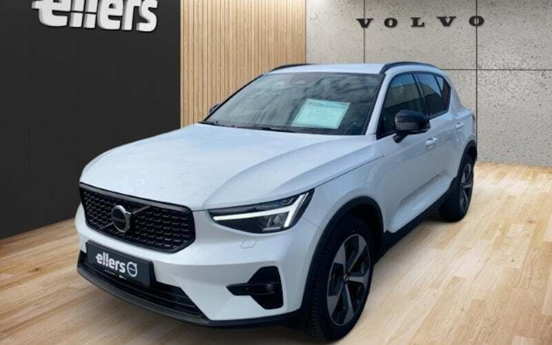 Weiß Gebraucht 2024 Volvo XC40 Plus SUV | 36.850 € (Guter Preis) - Bild 1/4