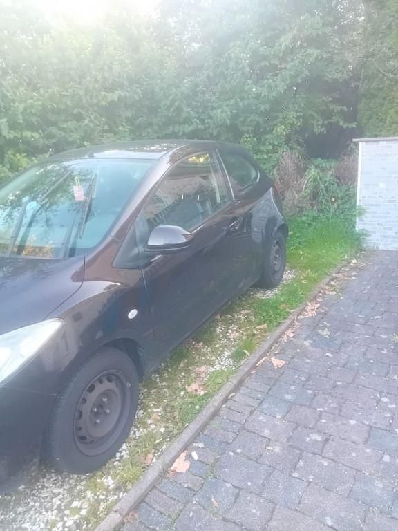 Violet Gebraucht 2009 Mazda 2 Inclusive Limousine | 550 € (Guter Preis) - Bild 1/4