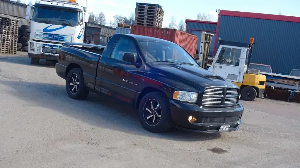 Używany Dodge Ram 517 KM (380 kW) 2005 Czarny Pickup