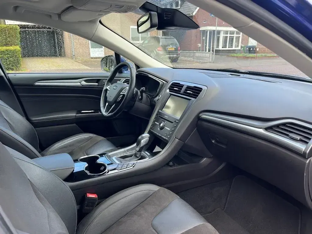 Gebraucht Ford Mondeo Titanium 179 PS (131 kW) 2015 Blau Kombi