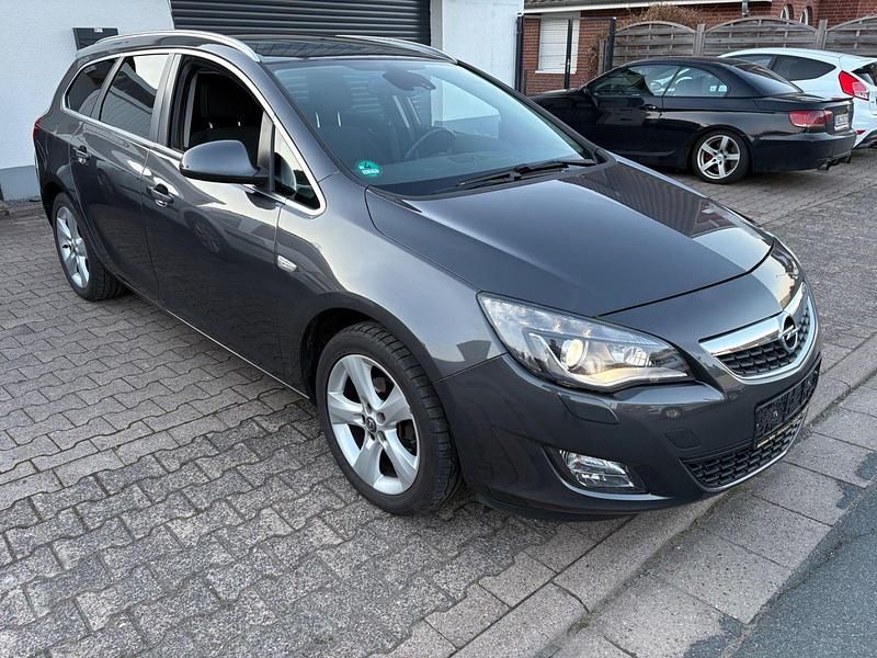 Usata Opel Astra Active 140 CV (102 kW) 2012 Grigio Station wagon