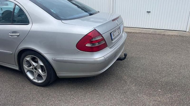 Gebraucht Mercedes E270 Avantgarde 177 PS (130 kW) 2003 Silber Limousine