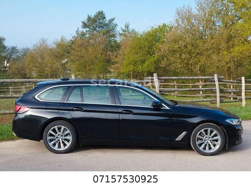 Gebraucht BMW 520 Sport Line 190 PS (139 kW) 2020 Saphirschwarz metallic Kombi