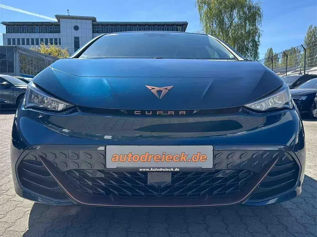 Second-hand Cupra Born 169 kW (231 CP) 2023 Albastru Hatchback
