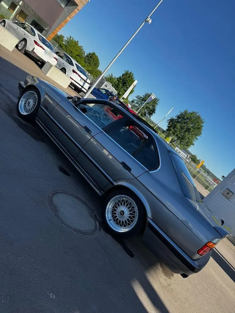 Gebraucht BMW 525 Performance 192 PS (141 kW) 1991 Grau Kombi