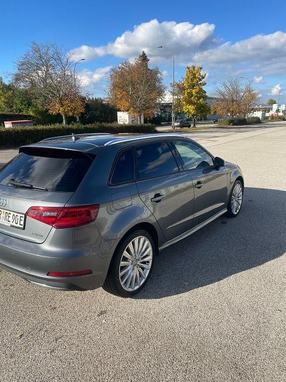 Gebraucht Audi e-tron Ambition 204 PS (150 kW) 2015 Grau SUV