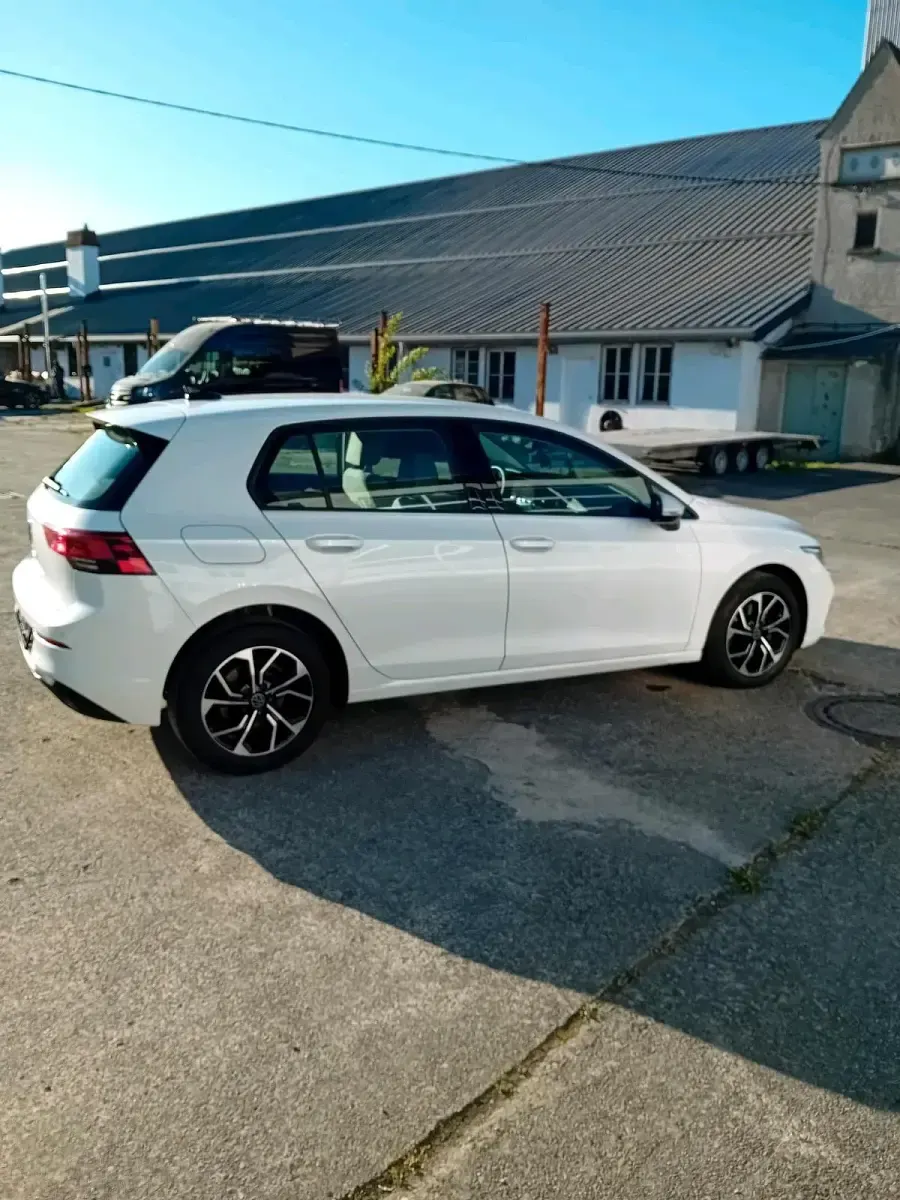 Używany VW Golf VII 116 KM (85 kW) 2021 Biały Hatchback