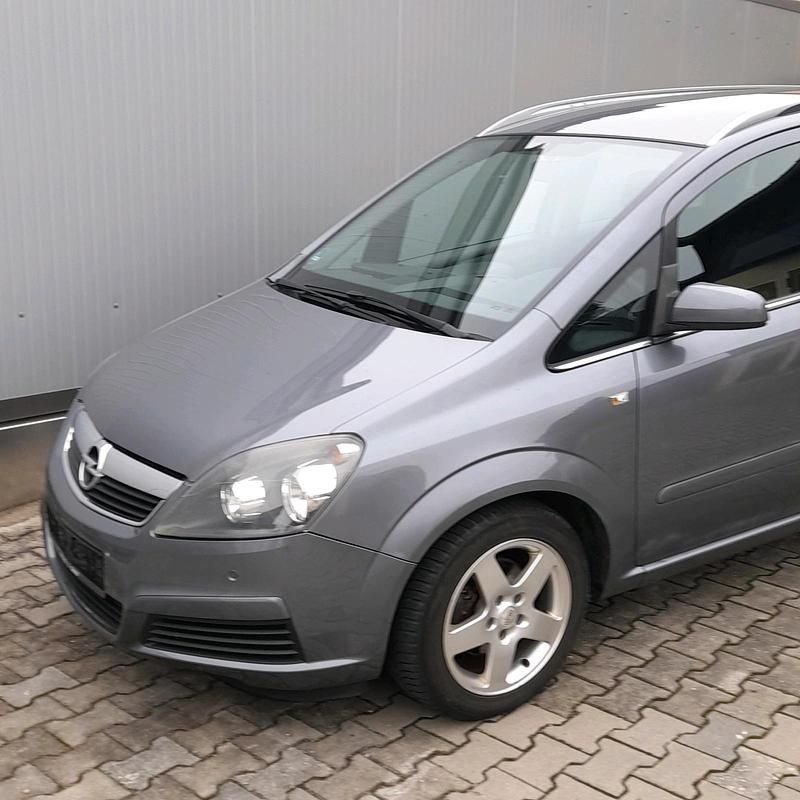 Grau Gebraucht 2006 Opel Zafira Van / Kleinbus | 2.900 € (Fairer Preis) - Bild 1/4