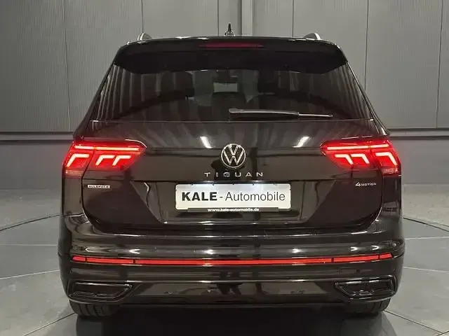 Gebraucht VW Tiguan Allspace Style 200 PS (147 kW) 2022 Deep black perleffekt SUV