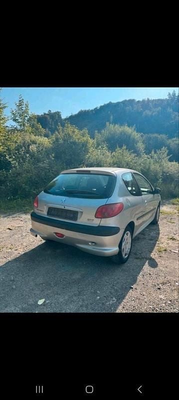 Gebraucht Peugeot 206 60 PS (44 kW) 2004 Silber Kleinwagen