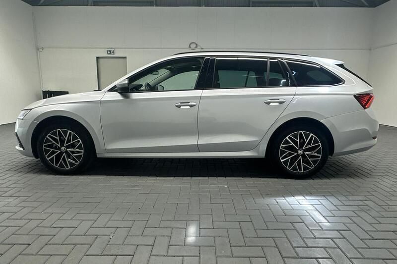 Gebraucht Skoda Octavia Style 150 PS (110 kW) 2021 Silber (brilliantsilbermet.) Kombi