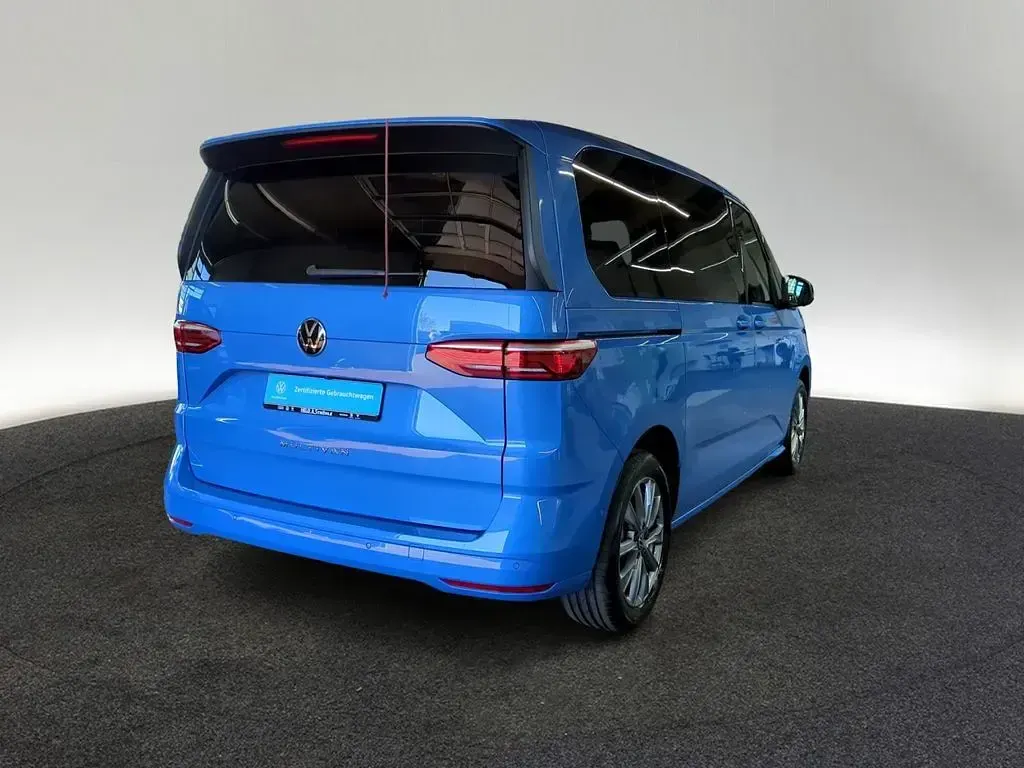 Gebraucht VW Multivan Life 204 PS (150 kW) 2025 Medium blue metallic Van / Kleinbus