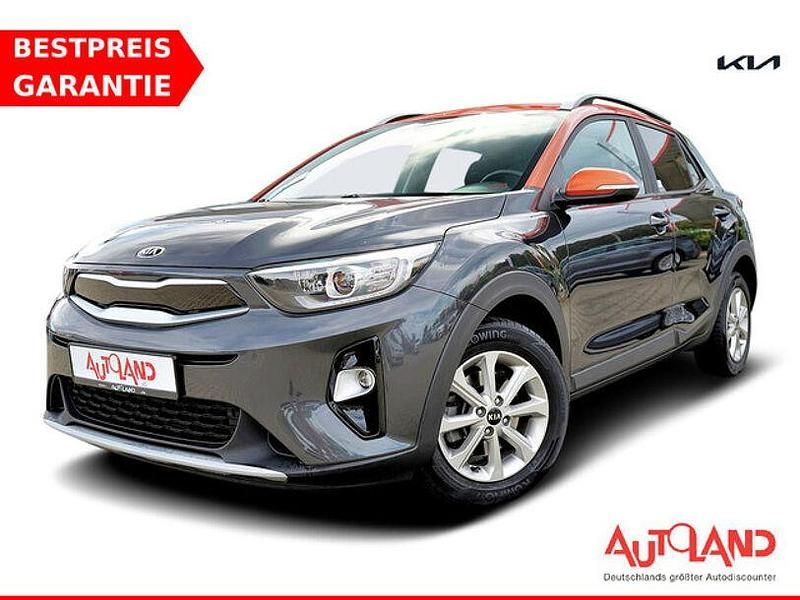 Grau Gebraucht 2018 Kia Stonic Vision SUV | 13.490 € (Etwas zu teuer) - Bild 1/4