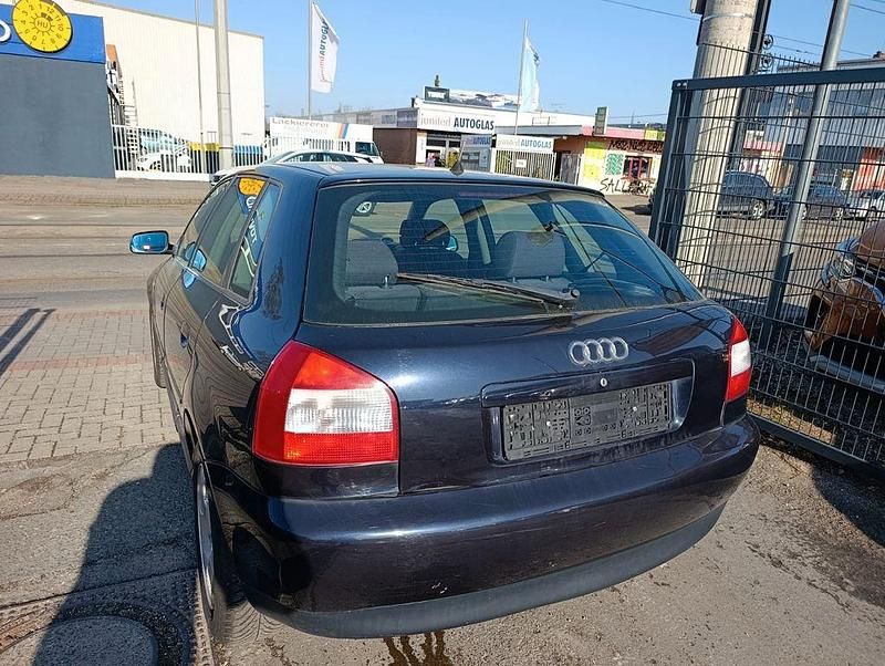 Gebraucht Audi A3 Ambiente 102 PS (75 kW) 2002 Blau Kleinwagen