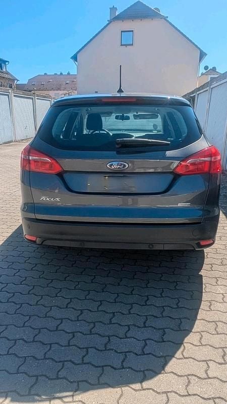 Usata Ford Focus 125 CV (91 kW) 2018 Grigio Station wagon